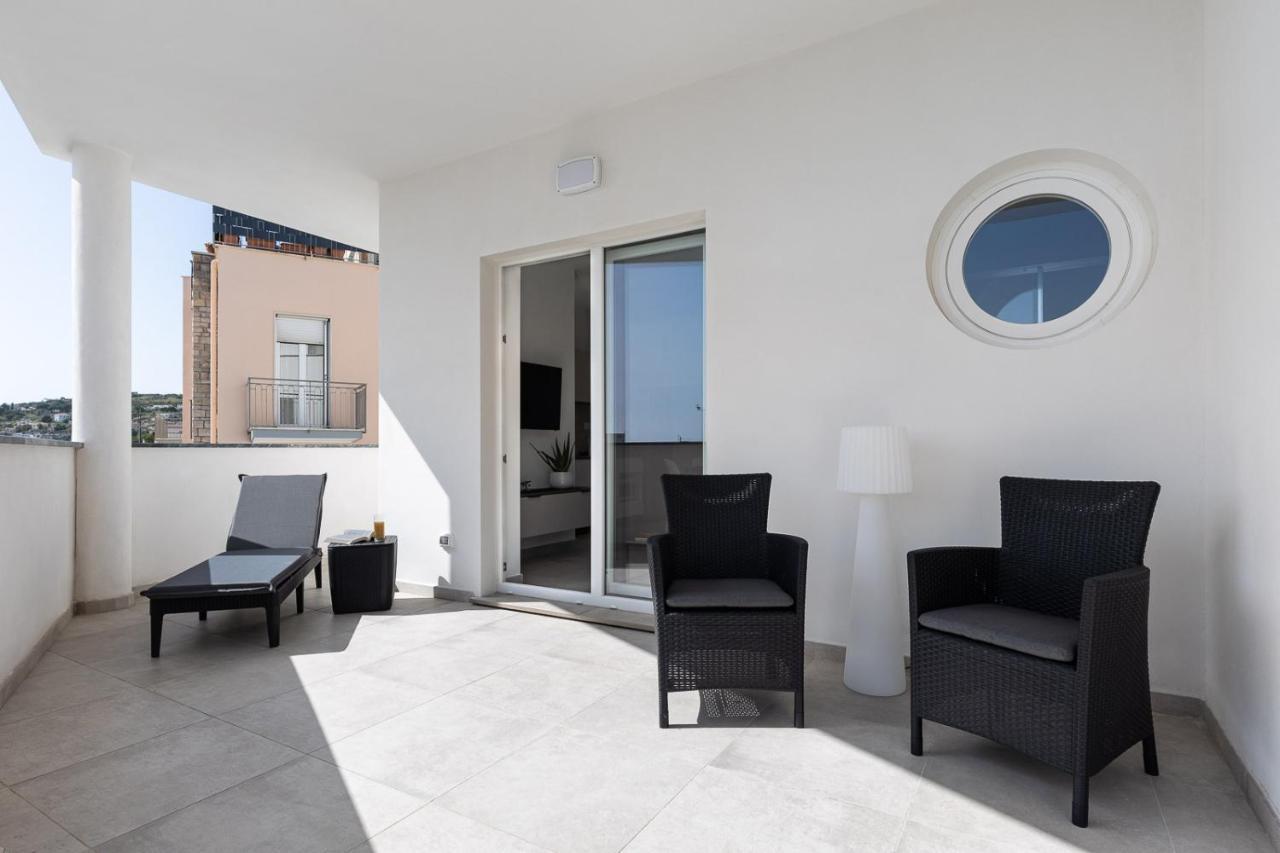 Oneweek Gaeta Suites And Apartments 外观 照片